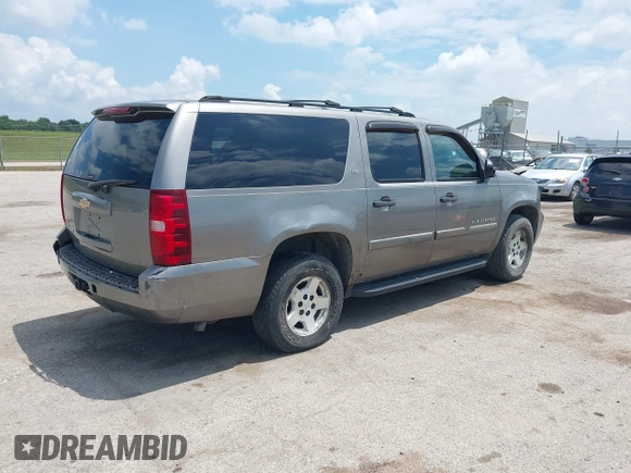 2007 Chevrolet Suburban LT with VIN 1GNFC16J27J200946, listed as a IAAI auction lot 42745650 with Not provided miles and . Bid and sale history available at DreamBid. Image 4.