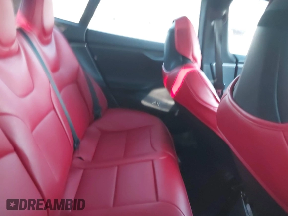 2018 Tesla Model S 75D z VIN 5YJSA1E4XJF291438, wystawiony jako IAAI lot #41311045 z przebiegiem Nie podano mil oraz . Historia ofert i sprzedaży dostępna na DreamBid. Obrazek 8.