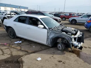 2017 Chrysler 300 S with VIN 2C3CCAGG4HH648336, listed as a Copart auction lot 43112675 with 92,120 mi miles and Clean Title. Bid and sale history available at DreamBid. Image 4.