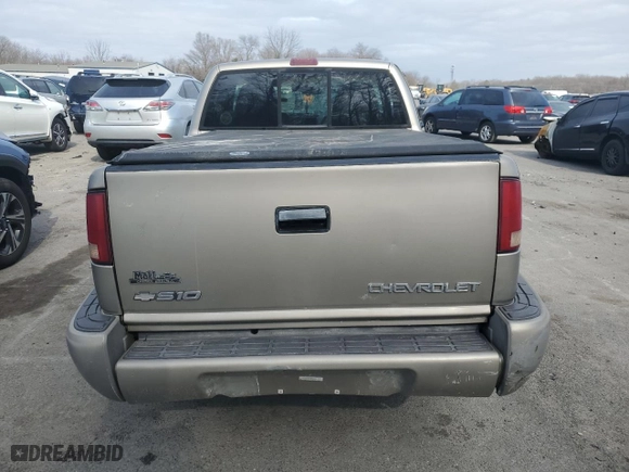 2000 Chevrolet S-10 LS with VIN 1GCCS14W9Y8130139, listed as a Copart auction lot 48936205 with 0 mi miles and Salvage Title. Bid and sale history available at carsss.com. Image 6.