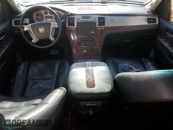 2011 Cadillac Escalade Luxury z VIN 1GYS4BEF6BR358184, wystawiony jako Copart lot #77089234 z przebiegiem 240 804 mil mil oraz Szkoda całkowita • Salvage title. Historia ofert i sprzedaży dostępna na DreamBid. Obrazek 8.