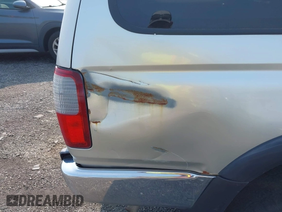 2000 Toyota 4Runner SR5 z VIN JT3HN86R7Y0290729, wystawiony jako IAAI lot #42409622 z przebiegiem 315 804 mil mil oraz . Historia ofert i sprzedaży dostępna na DreamBid. Obrazek 6.