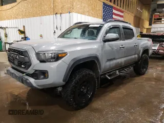2019 Toyota Tacoma SR z VIN 5TFCZ5AN5KX200408, wystawiony jako Copart lot #52051775 z przebiegiem 31 934 mil mil oraz Szkoda całkowita • Salvage title. Historia ofert i sprzedaży dostępna na DreamBid. Obrazek 1.
