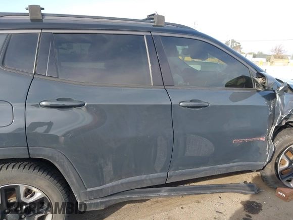 2017 Jeep Compass Trailhawk with VIN 3C4NJDDBXHT657425, listed as a IAAI auction lot 41022289 with 83,003 mi miles and . Bid and sale history available at DreamBid. Image 13.