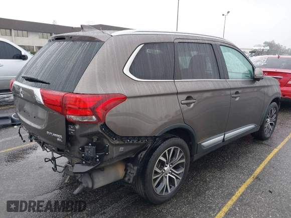 2018 Mitsubishi Outlander SE с VIN JA4AD3A3XJZ020282, выставлен на аукционе IAAI как лот 41516525 с пробегом 96 790 миль миль и . История ставок и продаж доступна на DreamBid. Изображение 4.