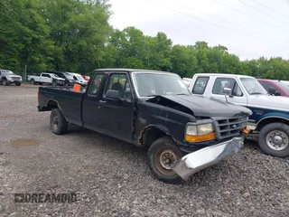 1997 Ford F-250 z VIN 1FTHX25H5VEC68464, wystawiony jako IAAI lot #42365298 z przebiegiem 137 859 mil mil oraz . Historia ofert i sprzedaży dostępna na DreamBid. Obrazek 1.