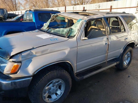 2000 Toyota 4Runner SR5 with VIN JT3HN86R1Y0313227, listed as a IAAI auction lot 41271217 with 236,293 mi miles. Bid and sale history available at carsss.com. Image 6.