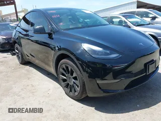 2024 Tesla Model Y с VIN 7SAYGDED9RF191453, выставлен на аукционе IAAI как лот 42272051 с пробегом 7 805 миль миль и . История ставок и продаж доступна на DreamBid. Изображение 1.