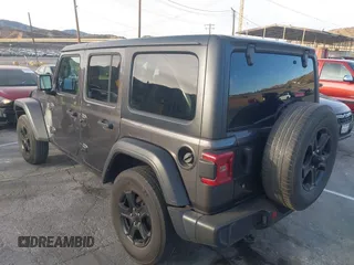 2018 Jeep Wrangler Unlimited Sport S z VIN 1C4HJXDN5JW206475, wystawiony jako IAAI lot #41359976 z przebiegiem Nie podano mil oraz . Historia ofert i sprzedaży dostępna na DreamBid. Obrazek 3.