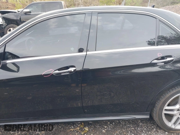 2015 Mercedes-Benz E 350 Luxury with VIN WDDHF8JB6FB127547, listed as a IAAI auction lot 41727073 with 120,432 mi miles and . Bid and sale history available at DreamBid. Image 14.