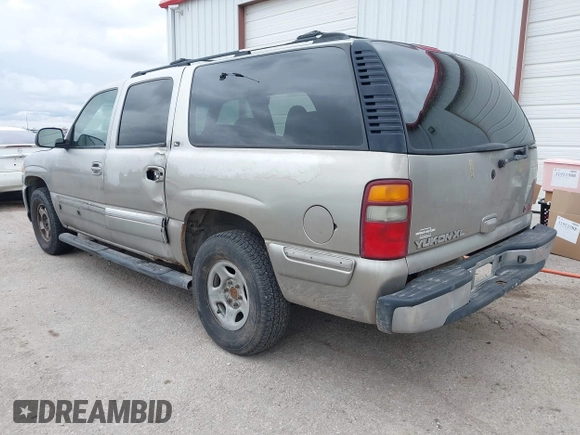 2002 GMC Yukon XL SLT with VIN 1GKFK16Z32J158981, listed as a IAAI auction lot 41951988 with 245,650 mi miles. Bid and sale history available at carsss.com. Image 3.