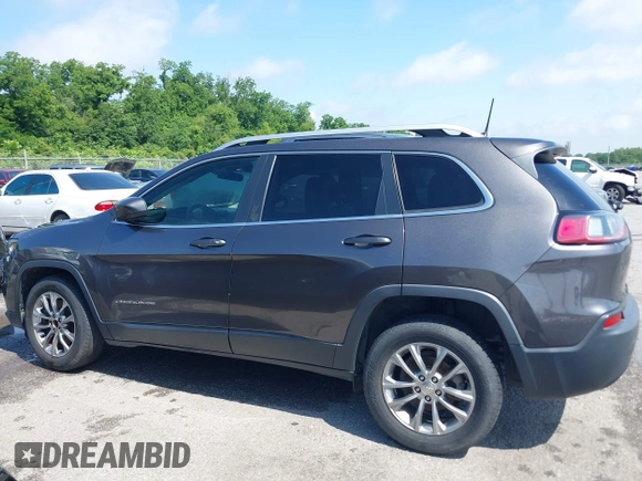 2019 Jeep Cherokee Latitude Plus z VIN 1C4PJLLB5KD184826, wystawiony jako IAAI lot #42321549 z przebiegiem 211 830 mil mil oraz . Historia ofert i sprzedaży dostępna na DreamBid. Obrazek 14.