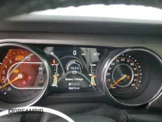 2018 Jeep Wrangler Unlimited Sahara z VIN 1C4HJXEN0JW331477, wystawiony jako Copart lot #49520785 z przebiegiem 98 413 mil mil oraz Szkoda całkowita • Salvage title. Historia ofert i sprzedaży dostępna na DreamBid. Obrazek 9.