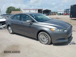 2013 Ford Fusion SE Hybrid with VIN 3FA6P0LU3DR338282, listed as a IAAI auction lot 41973498 with 187,375 mi miles. Bid and sale history available at carsss.com. Image 1.