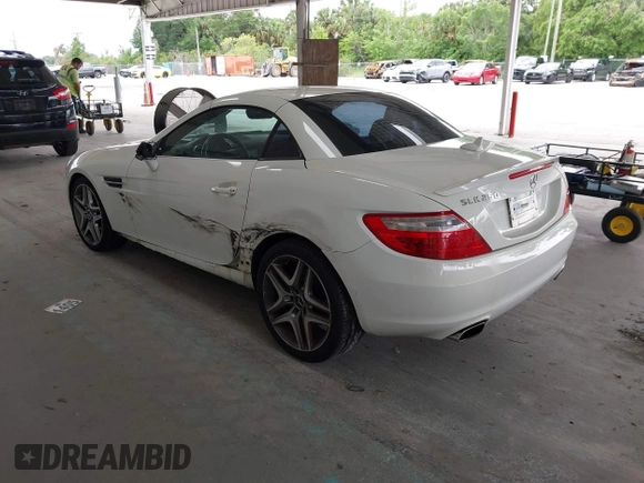 2013 Mercedes-Benz SLK 250 z VIN WDDPK4HA2DF058309, wystawiony jako IAAI lot #42417406 z przebiegiem 87 282 mil mil oraz . Historia ofert i sprzedaży dostępna na DreamBid. Obrazek 3.