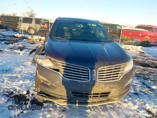 2017 Lincoln MKC Reserve with VIN 5LMTJ3DHXHUL03246, listed as a IAAI auction lot 41300071 with 125,326 mi miles. Bid and sale history available at carsss.com. Image 6.