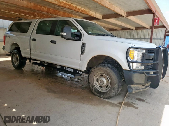 2017 Ford F-250 Lariat with VIN 1FT7W2B68HEB86430, listed as a Copart auction lot 64813195 with 201,172 mi miles and Clean title. Bid and sale history available at DreamBid. Image 4.