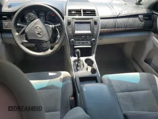 2017 Toyota Camry XLE z VIN 4T1BF1FK1HU781648, wystawiony jako Copart lot #57141715 z przebiegiem 70 437 mil mil oraz Szkoda całkowita • Salvage title. Historia ofert i sprzedaży dostępna na DreamBid. Obrazek 8.