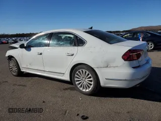 2017 Volkswagen Passat SE z VIN 1VWBT7A3XHC071165, wystawiony jako Copart lot #45755595 z przebiegiem 34 633 mil mil oraz Szkoda całkowita • Salvage title. Historia ofert i sprzedaży dostępna na DreamBid. Obrazek 2.