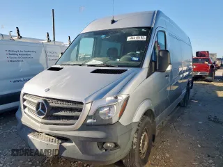 2014 Mercedes-Benz Sprinter with VIN WDZPE8DC1E5894765, listed as a Copart auction lot 44418195 with 138,738 mi miles and Salvage Title. Bid and sale history available at DreamBid. Image 1.