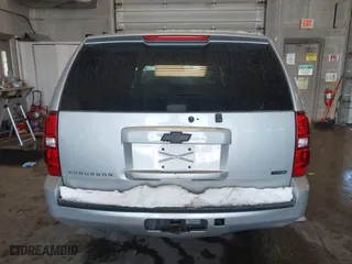2010 Chevrolet Suburban LS with VIN 1GNUKHE30AR158386, listed as a IAAI auction lot 41569782 with 1 mi miles. Bid and sale history available at carsss.com. Image 16.
