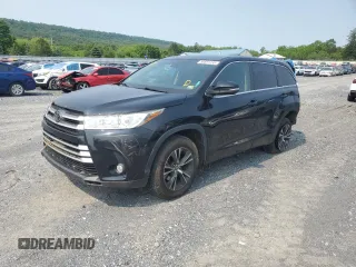 2018 Toyota Highlander LE z VIN 5TDBZRFH1JS815242, wystawiony jako Copart lot #58591735 z przebiegiem 145 180 mil mil oraz Szkoda całkowita • Salvage title. Historia ofert i sprzedaży dostępna na DreamBid. Obrazek 1.