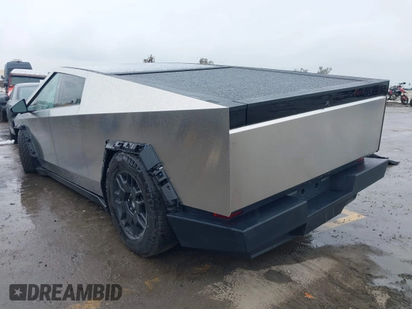 2025 Tesla Cybertruck с VIN 7G2CEHED8SA059806, выставлен на аукционе IAAI как лот 41706116 с пробегом 212 миль миль и . История ставок и продаж доступна на DreamBid. Изображение 3.