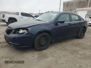 2014 Chrysler 200 LX with VIN 1C3CCBAG1EN152315, listed as a Copart auction lot 88382725 with 122,143 mi miles and Salvage Title. Bid and sale history available at carsss.com. Image 1.