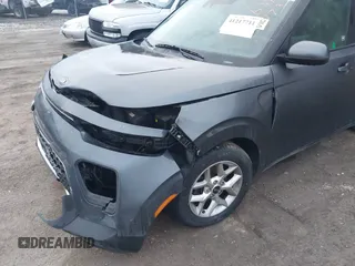 2020 Kia Soul S with VIN KNDJ23AU3L7732782, listed as a IAAI auction lot 41217711 with 63,225 mi miles. Bid and sale history available at carsss.com. Image 6.
