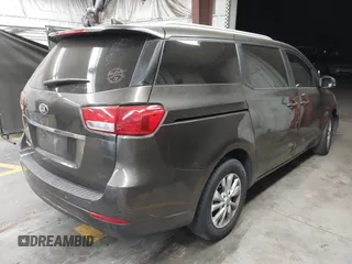 2017 Kia Sedona LX with VIN KNDMB5C17H6248168, listed as a IAAI auction lot 41881875 with 213,977 mi miles. Bid and sale history available at carsss.com. Image 4.