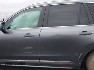 2016 Volvo XC90 T6 Inscription with VIN YV4A22PL5G1084750, listed as a IAAI auction lot 41729279 with 115,484 mi miles. Bid and sale history available at carsss.com. Image 14.