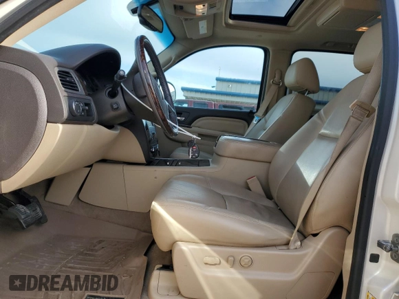 2013 GMC Yukon XL Denali with VIN 1GKS2MEF7DR184916, listed as a Copart auction lot 52392445 with 83,072 mi miles and Salvage Title. Bid and sale history available at DreamBid. Image 7.