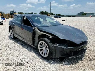 2017 Tesla Model S 60 with VIN 5YJSA1E15HF223354, listed as a Copart auction lot 60064725 with 60,403 mi miles and Salvage title. Bid and sale history available at DreamBid. Image 14.