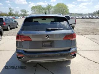 2024 Volkswagen Taos SE z VIN 3VVSX7B20RM012706, wystawiony jako Copart lot #55919195 z przebiegiem 47 610 mil mil oraz Tytuł czysty. Historia ofert i sprzedaży dostępna na DreamBid. Obrazek 6.