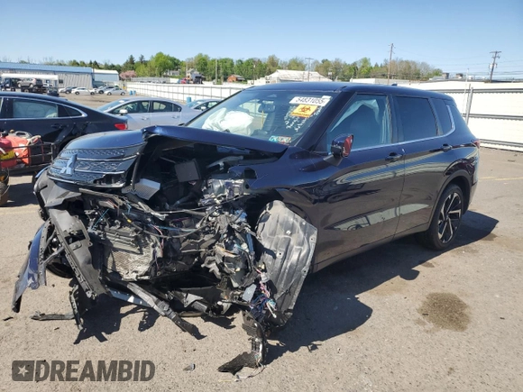 2022 Mitsubishi Outlander SE z VIN JA4J3UA82NZ008962, wystawiony jako Copart lot #54831055 z przebiegiem Nie podano mil oraz Szkoda całkowita • Salvage title. Historia ofert i sprzedaży dostępna na DreamBid. Obrazek 1.