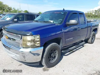 2013 Chevrolet Silverado 1500 LT with VIN 1GCRCSE05DZ104746, listed as a IAAI auction lot 41937647 with 193,426 mi miles. Bid and sale history available at carsss.com. Image 17.