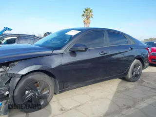 2022 Hyundai Elantra SEL with VIN 5NPLM4AG4NH071278, listed as a IAAI auction lot 41815110 with 17,196 mi miles and . Bid and sale history available at DreamBid. Image 14.