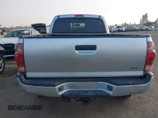 2006 Toyota Tacoma z VIN 3TMMU52N56M003428, wystawiony jako IAAI lot #41473266 z przebiegiem 227 547 mil mil oraz . Historia ofert i sprzedaży dostępna na DreamBid. Obrazek 16.