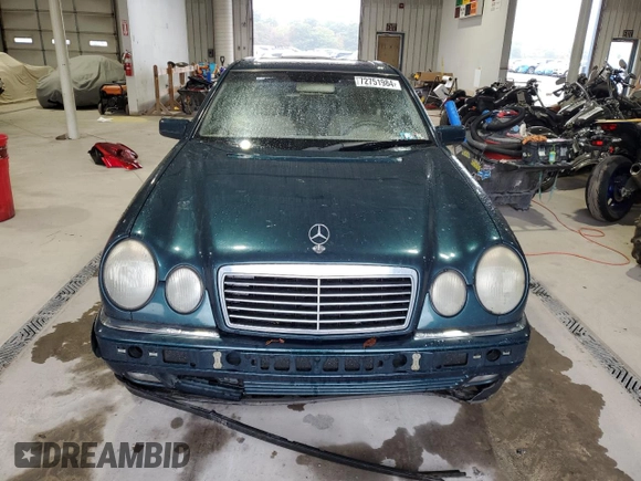 1998 Mercedes-Benz E-Class with VIN WDBJF65F6WA590094, listed as a Copart auction lot 72751984 with 196,048 mi miles and Salvage Title. Bid and sale history available at carsss.com. Image 5.