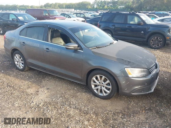 2013 Volkswagen Jetta SE с VIN 3VWDP7AJ7DM430198, выставлен на аукционе IAAI как лот 42737299 с пробегом 128 637 миль миль и . История ставок и продаж доступна на DreamBid. Изображение 1.