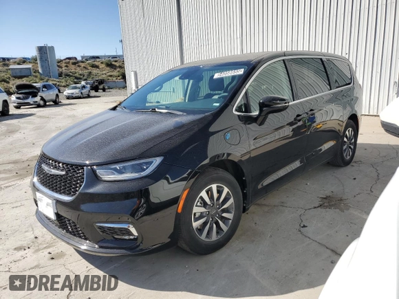 2024 Chrysler Pacifica Hybrid Select z VIN 2C4RC1S70RR134623, wystawiony jako Copart lot #54058655 z przebiegiem 32 076 mil mil oraz Tytuł czysty. Historia ofert i sprzedaży dostępna na DreamBid. Obrazek 1.