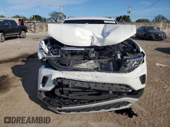 2023 Volkswagen Atlas SE with VIN 1V2WC2CA5PC225975, listed as a Copart auction lot 41335725 with 11,374 mi miles and Salvage title. Bid and sale history available at DreamBid. Image 5.
