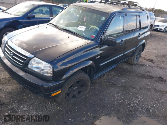 2001 Suzuki XL-7 LX with VIN JS3TY92V114101255, listed as a IAAI auction lot 40995688 with 1 mi miles. Bid and sale history available at carsss.com. Image 2.