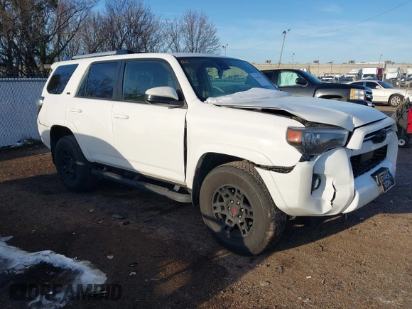 2023 Toyota 4Runner SR5 с VIN JTEMU5JR1P6139377, выставлен на аукционе IAAI как лот 41600169 с пробегом 34 513 миль миль и . История ставок и продаж доступна на DreamBid. Изображение 1.