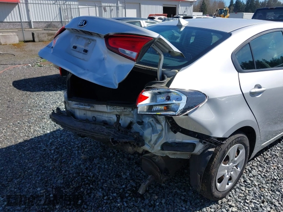 2017 Kia Forte LX with VIN 3KPFK4A7XHE018418, listed as a IAAI auction lot 41874292 with 87,608 mi miles. Bid and sale history available at carsss.com. Image 6.