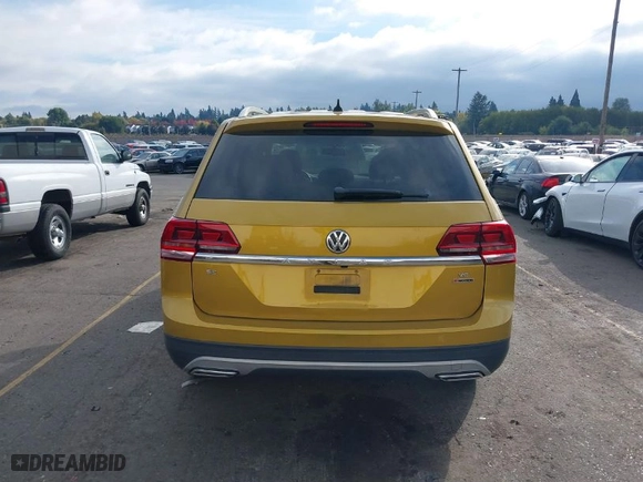 2018 Volkswagen Atlas 3.6L V6 SE with VIN 1V2KR2CA9JC525197, listed as a IAAI auction lot 37875450 with 62,703 mi miles. Bid and sale history available at carsss.com. Image 16.