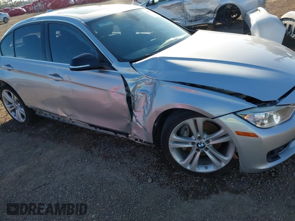 2015 BMW 3 Series 335i z VIN WBA3A9G51FNT09260, wystawiony jako IAAI lot #41603526 z przebiegiem 106 020 mil mil oraz . Historia ofert i sprzedaży dostępna na DreamBid. Obrazek 6.