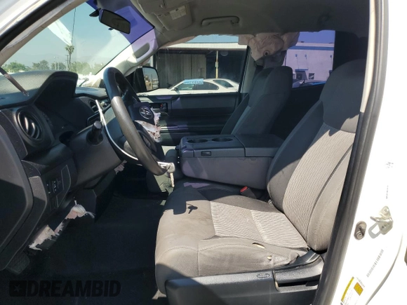 2015 Toyota Tundra SR z VIN 5TFRM5F13FX093914, wystawiony jako Copart lot #58087635 z przebiegiem 128 685 mil mil oraz Szkoda całkowita • Salvage title. Historia ofert i sprzedaży dostępna na DreamBid. Obrazek 7.