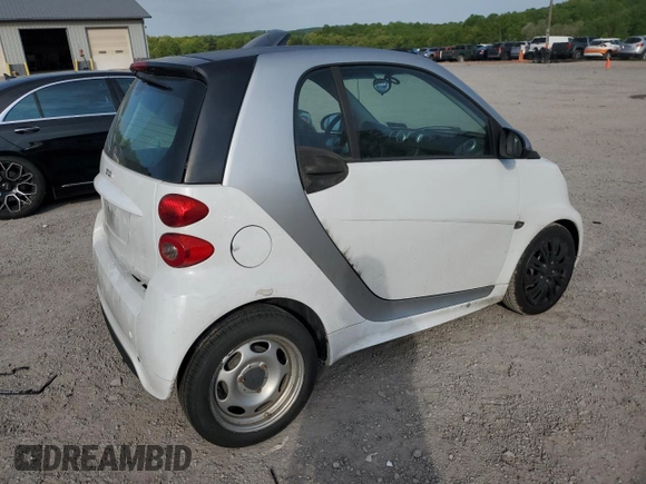 2015 Smart fortwo Passion with VIN WMEEJ3BA2FK806270, listed as a Copart auction lot 55263685 with 118,602 mi miles and Clean Title. Bid and sale history available at carsss.com. Image 3.
