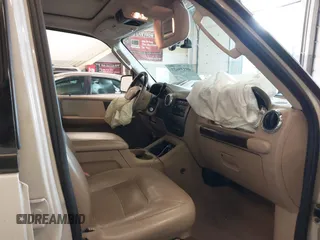 2005 Ford Expedition Limited with VIN 1FMFU20585LA92398, listed as a IAAI auction lot 40339627 with 154,554 mi miles. Bid and sale history available at carsss.com. Image 5.